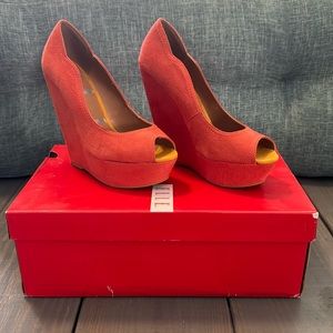 Elle Orange suede wedges size 7.5